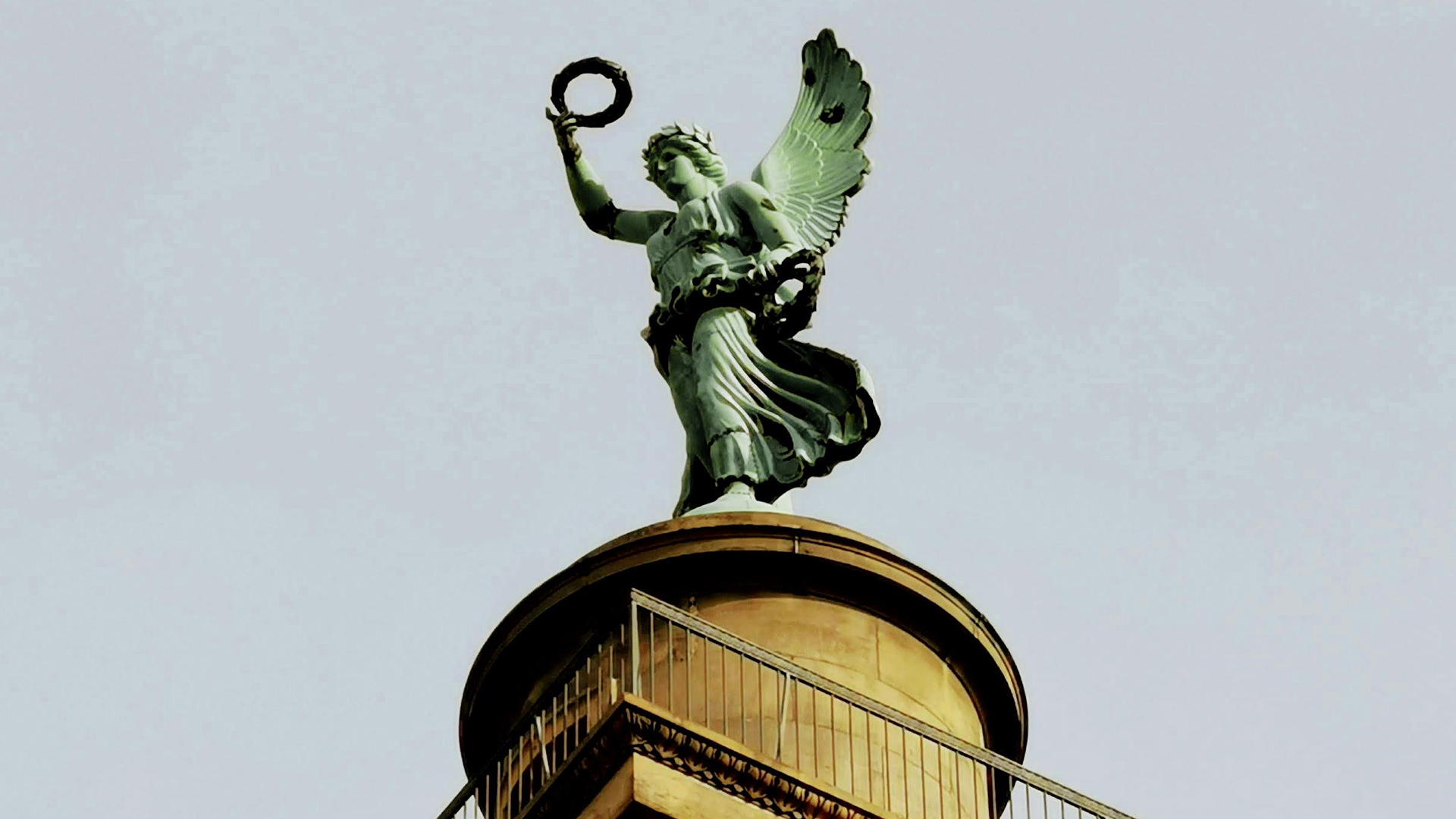Statue
